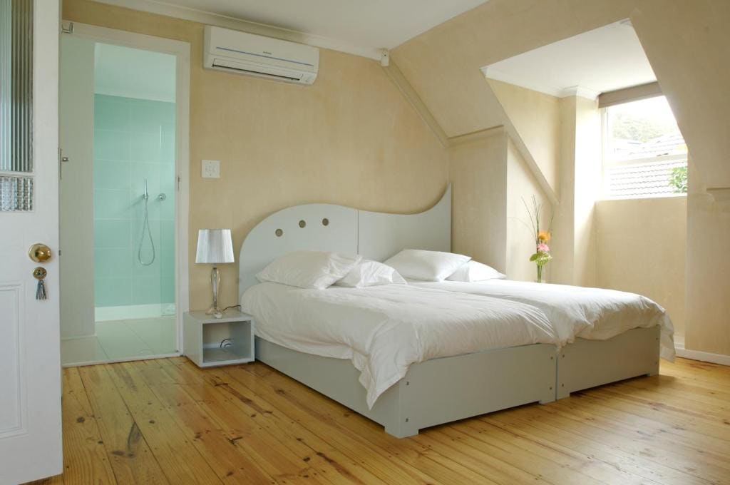 King or Twin Room with Sea View room - Image 2