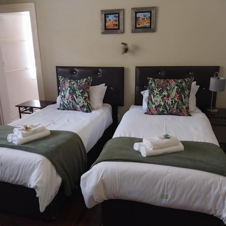 Family Room room - Image 3