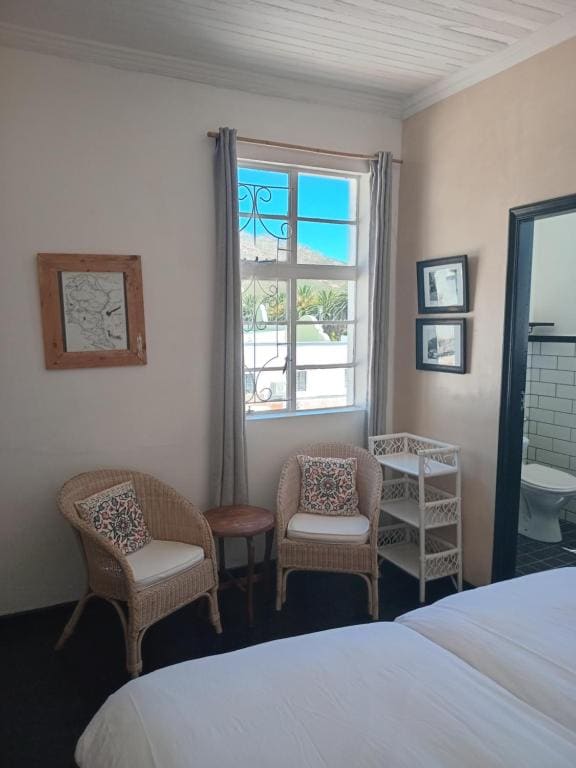 Double or Twin Room with Mountain View room - Image 3