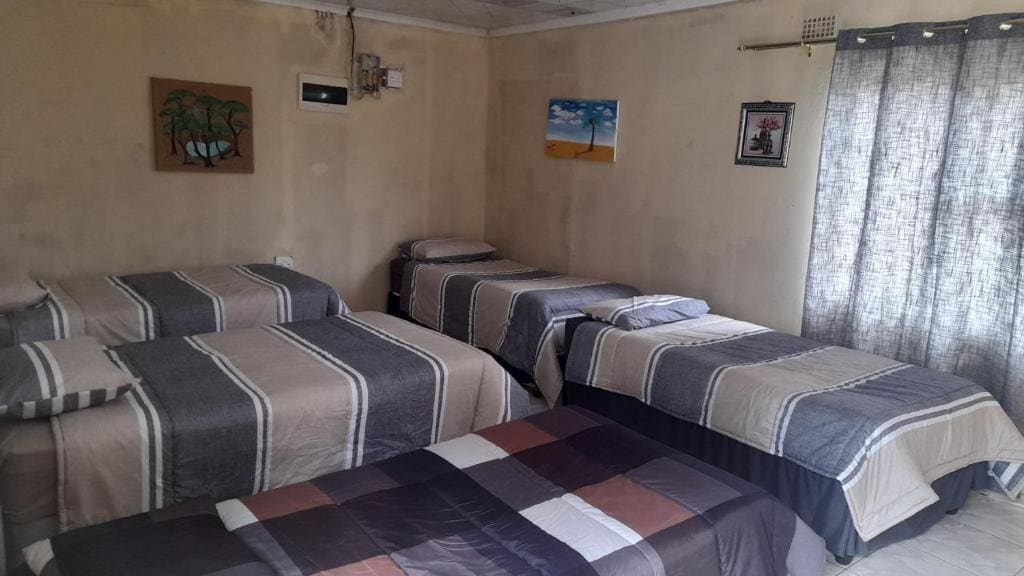 Double Room with Private Bathroom room - Image 3