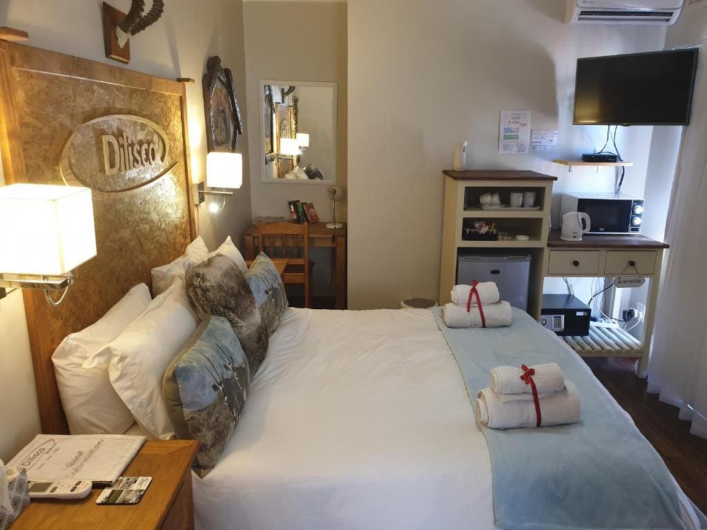 Deluxe Queen Room room - Image 2