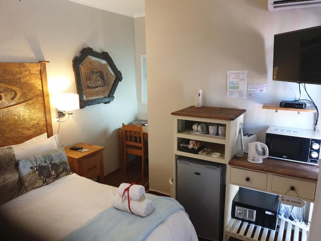 Deluxe Queen Room room - Image 3
