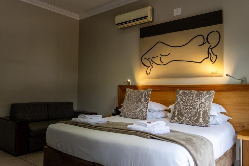 Family Room room - Image 2