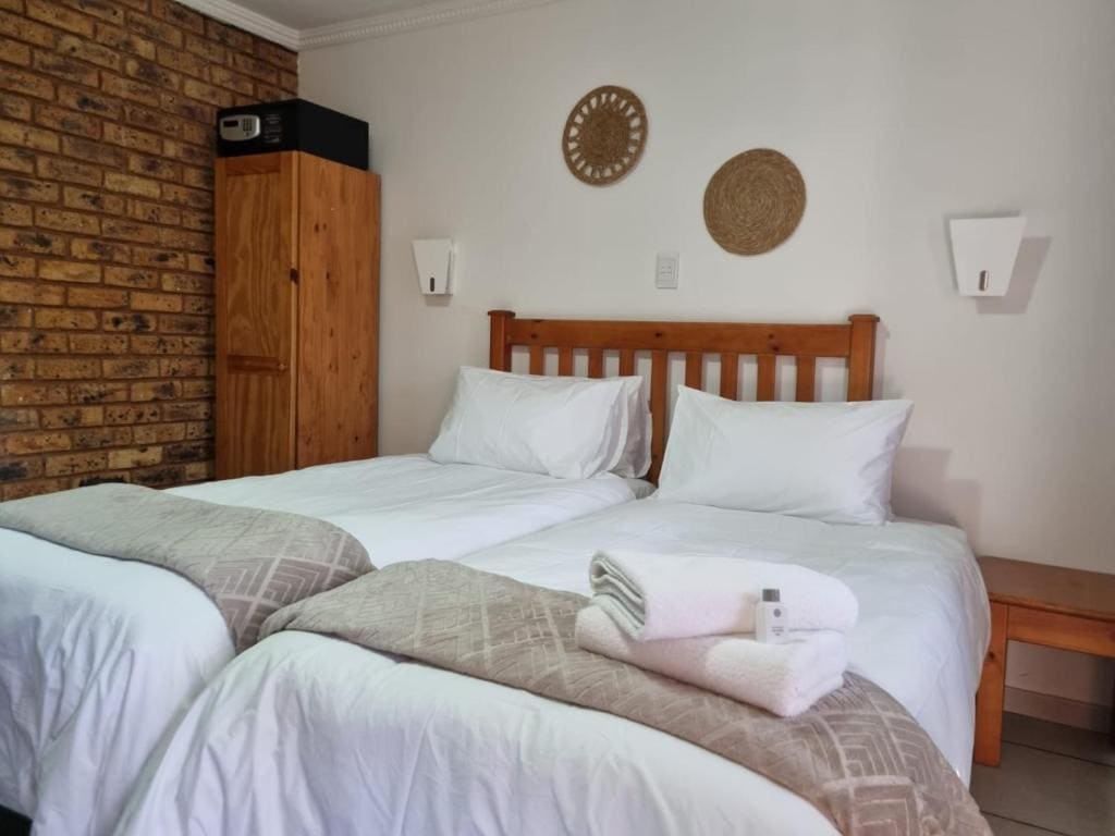 Standard Single/Double Room room - Image 2