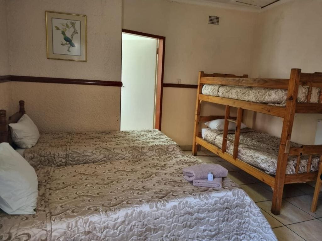 Six Sleeper Family Room room - Image 1