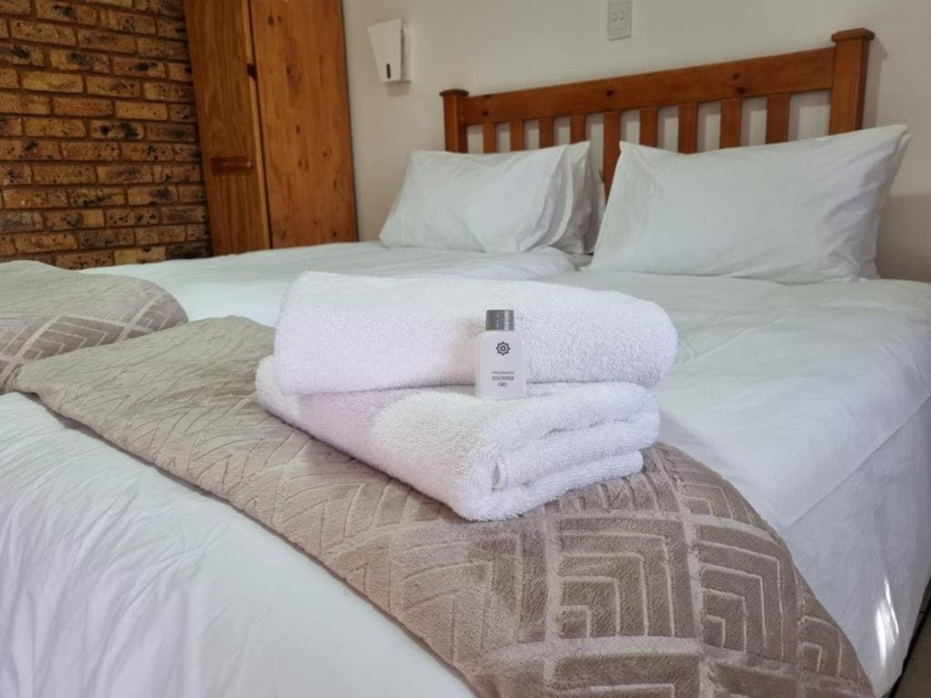 Deluxe Double or Twin Room room - Image 3