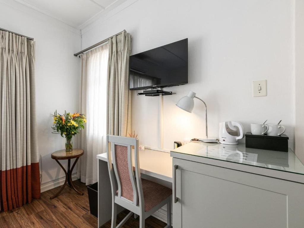 Deluxe Double or Twin Room with Garden View room - Image 3
