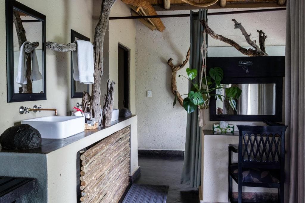 Suite with Private Pool room - Image 3