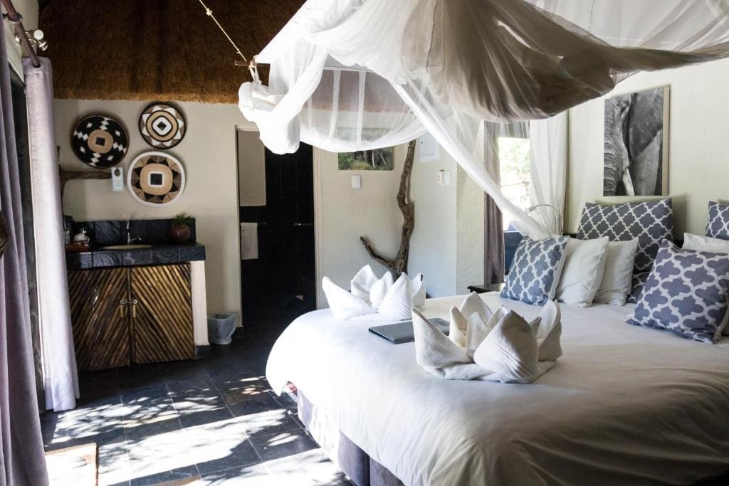 Superior Family Room room - Image 3