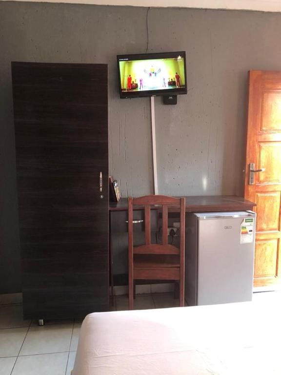 Basic Triple Room room - Image 3