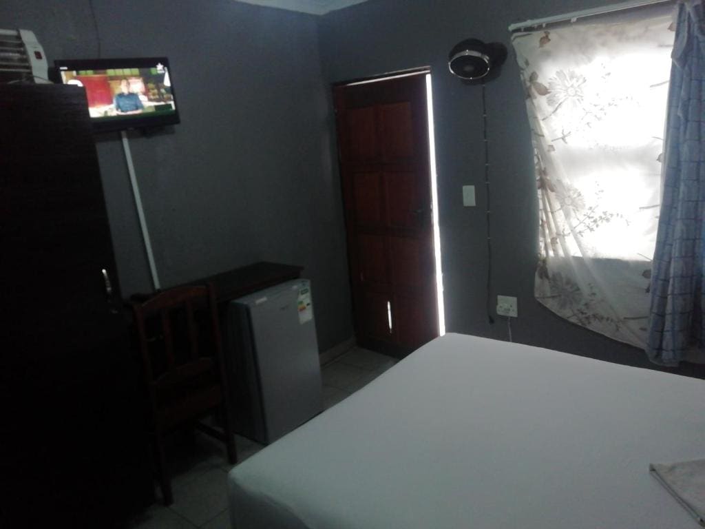 Budget Triple Room room - Image 1