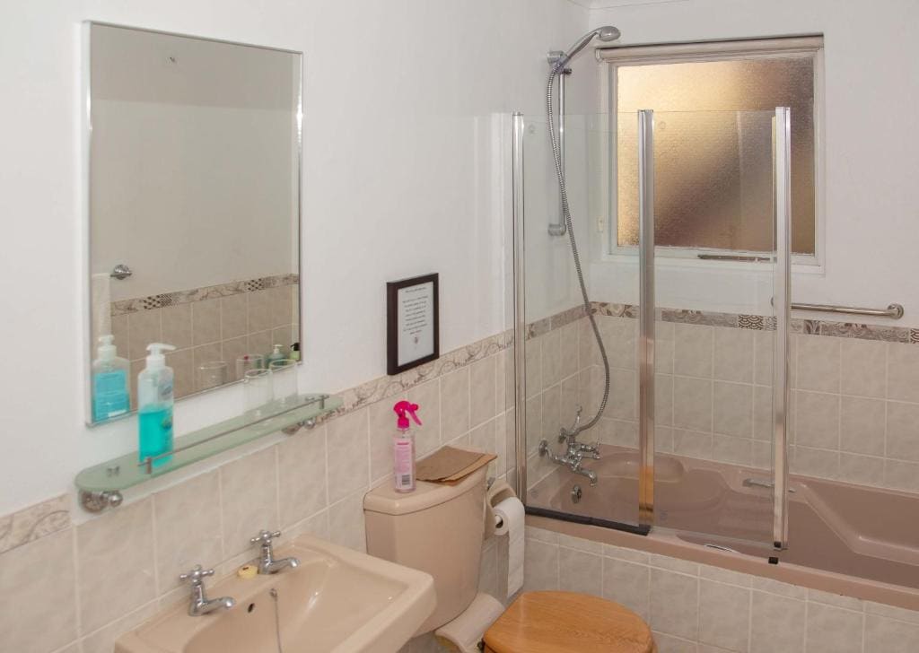 Standard Twin Room room - Image 3