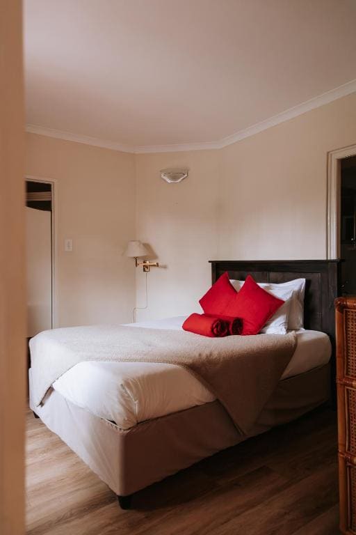 Standard Double or Twin Room room - Image 1