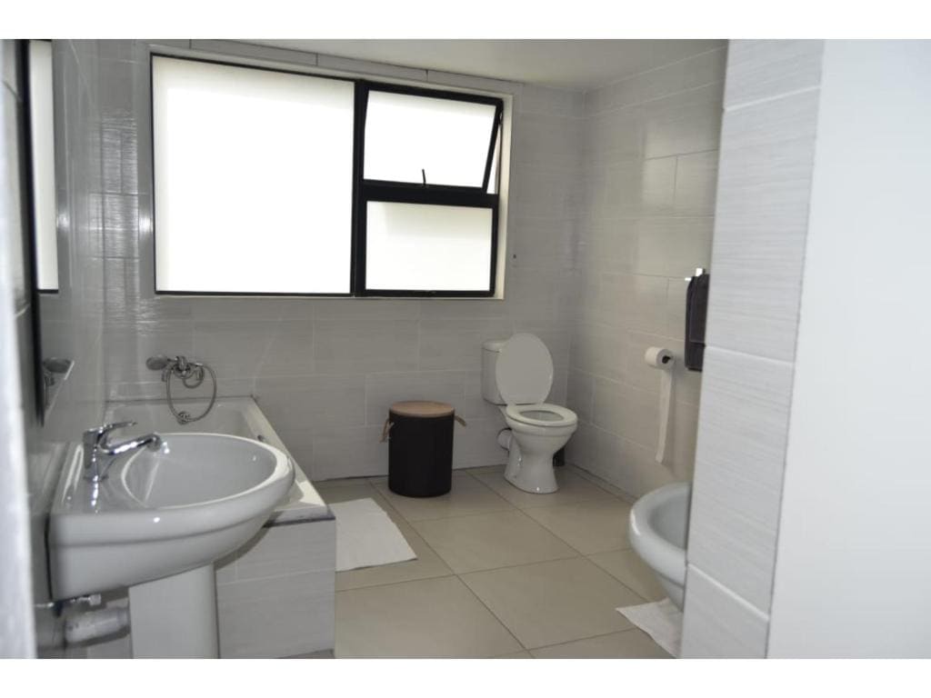 Executive Suite room - Image 3