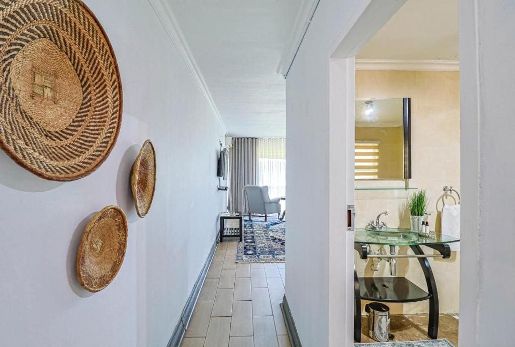 Double Room with Lake View room - Image 2