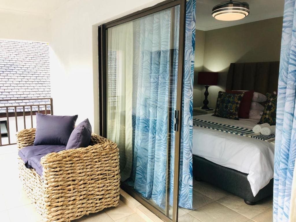 Family Room with Balcony room - Image 3