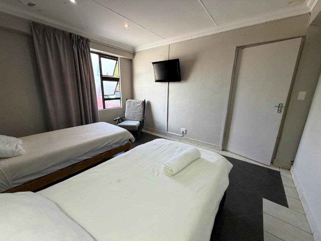Family Room room - Image 2