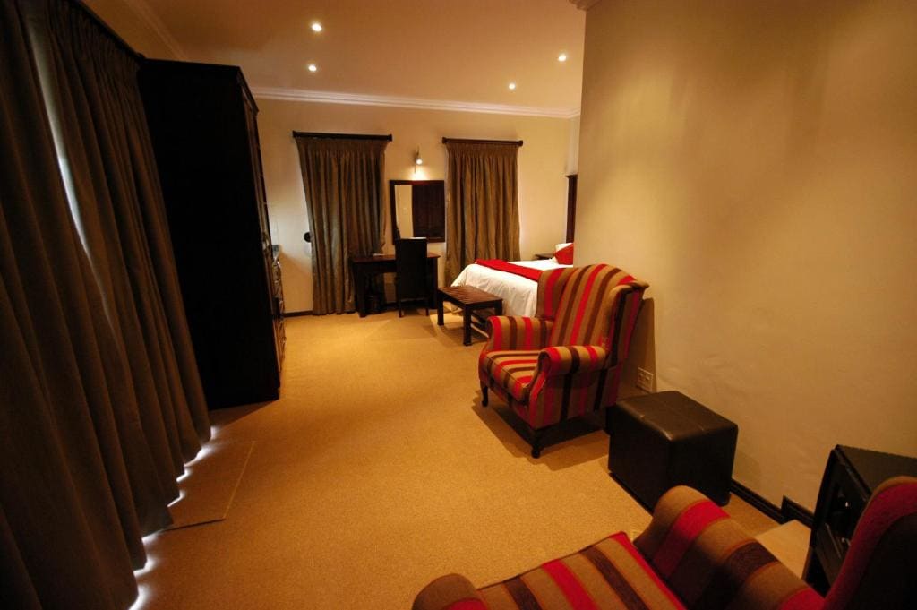 Double Room with Private Bathroom room - Image 3