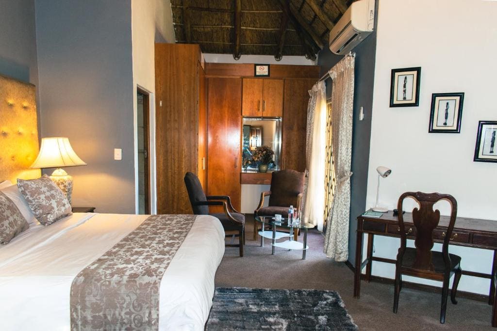 Deluxe Double or Twin Room room - Image 3