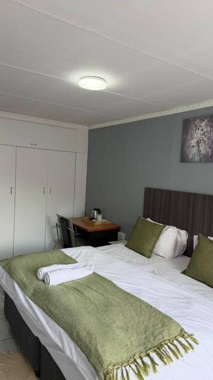Double Room with Private Bathroom room - Image 1