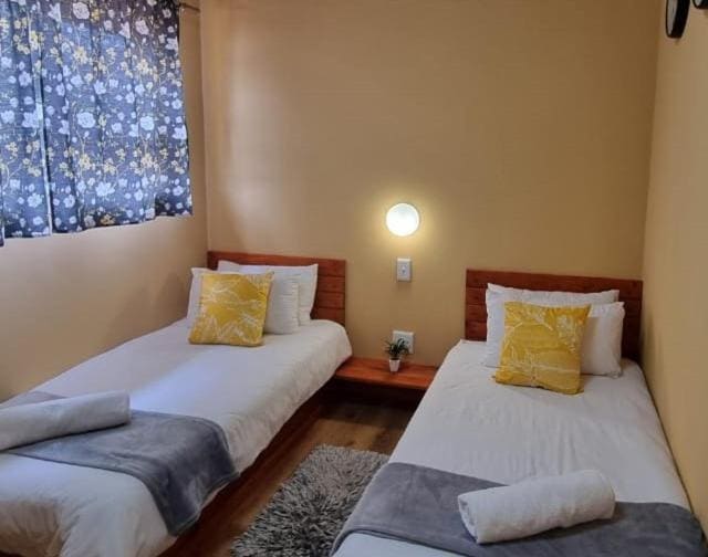 Family Room room - Image 2