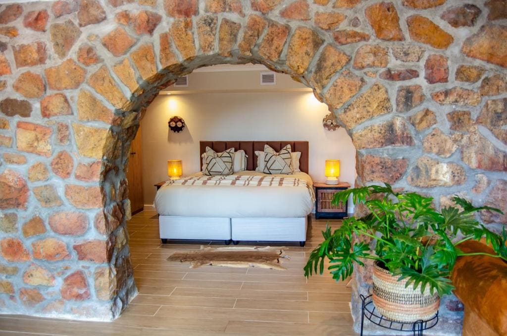 Umhlaba with Garden View room - Image 1