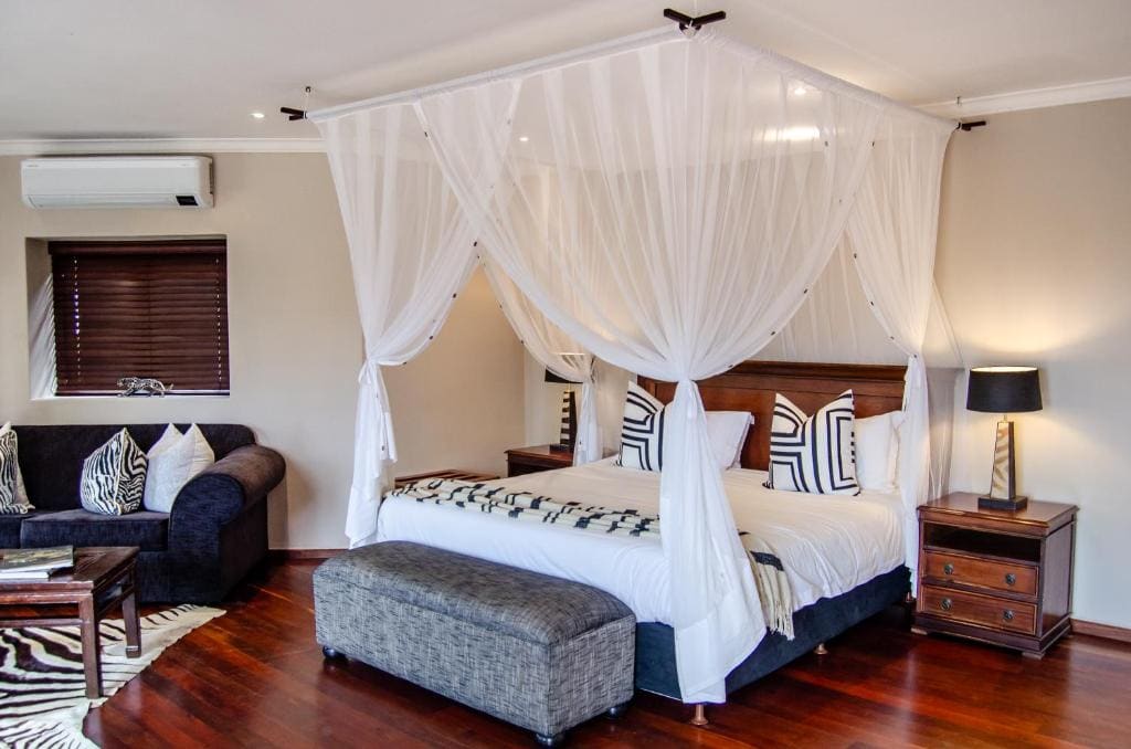 Honeymoon Suite - Zebra room - Image 1