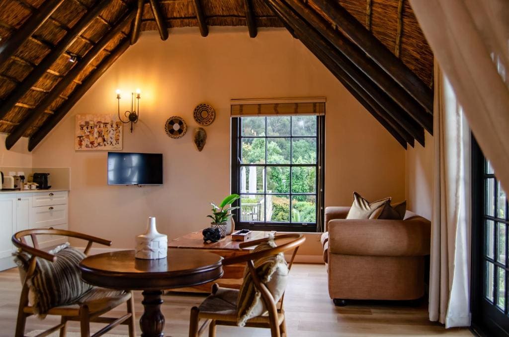 Self Catering Cottage - Amanzi room - Image 3