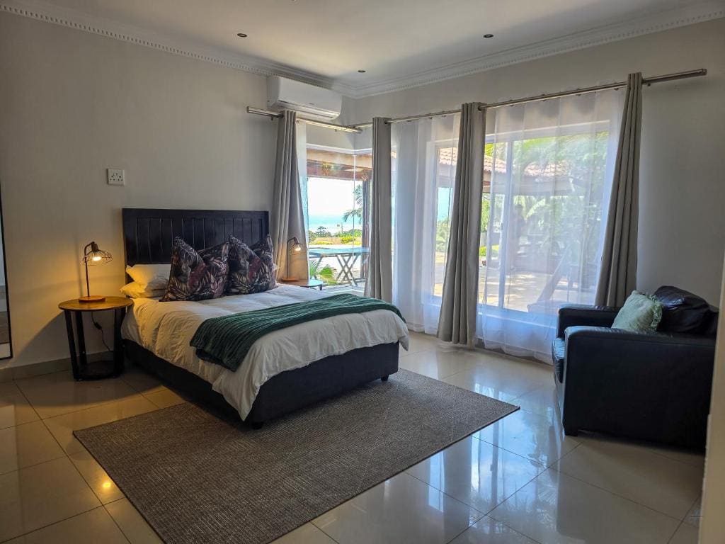 Deluxe Family Suite room - Image 1