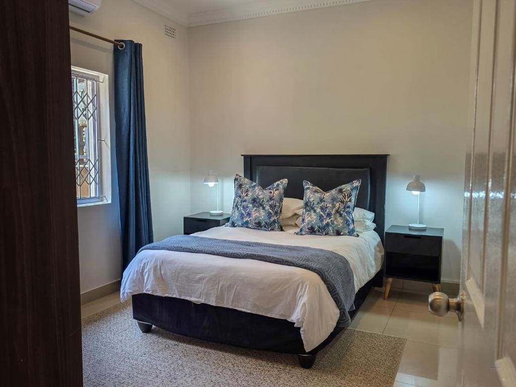 Deluxe Family Suite room - Image 3