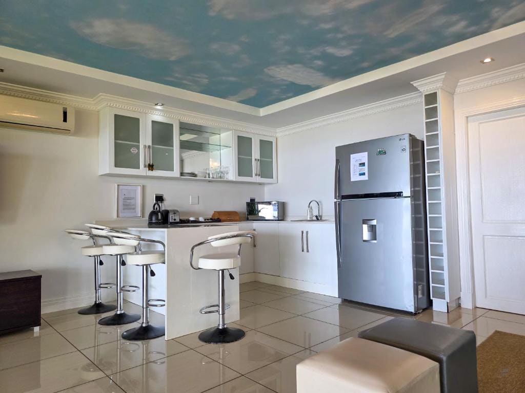 King Suite with Ocean View room - Image 2