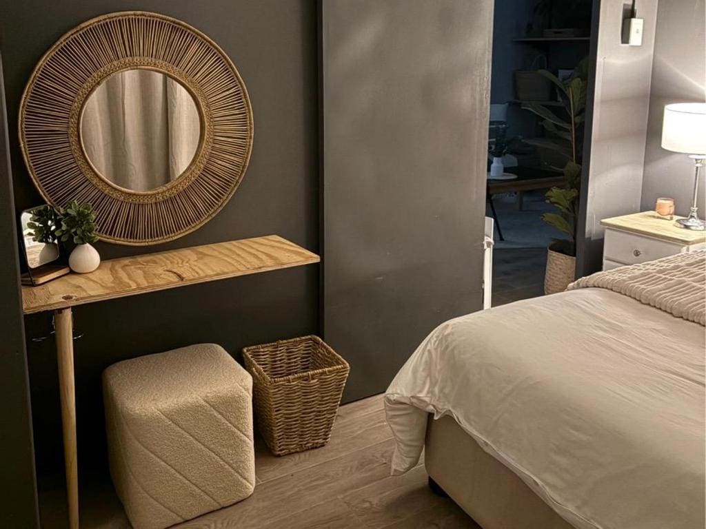Classic Apartment room - Image 3