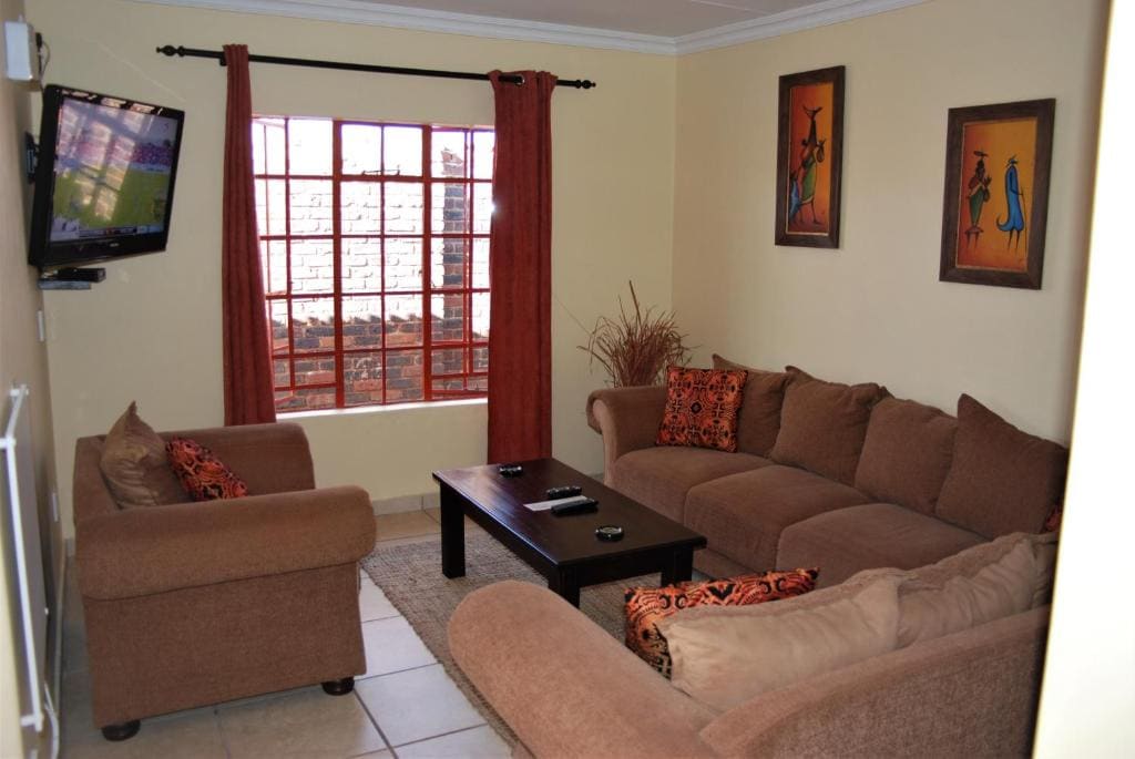 Family Room room - Image 2