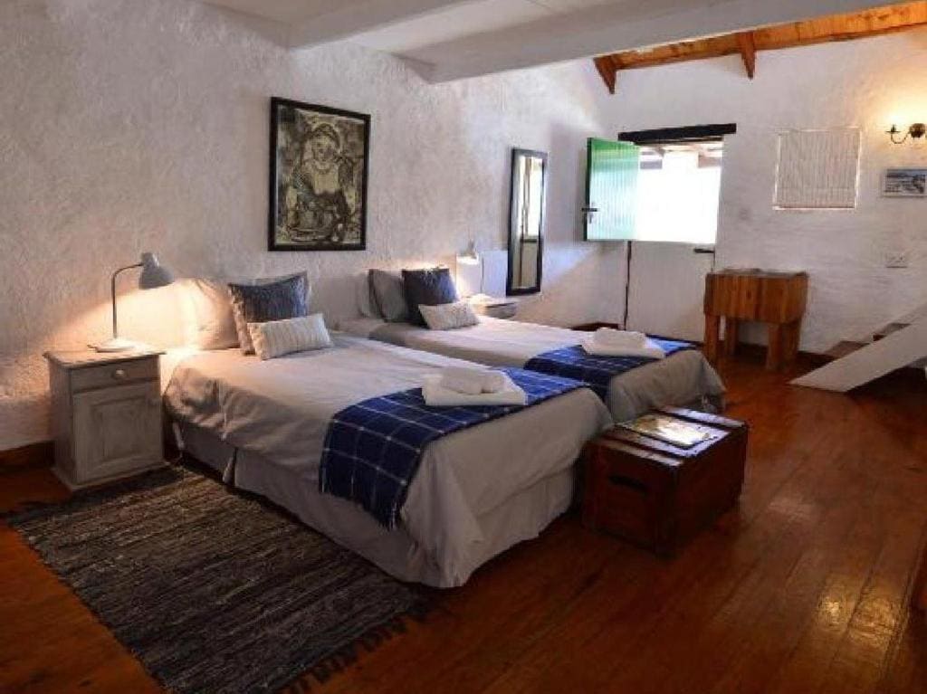 Two-Bedroom Apartment room - Image 1