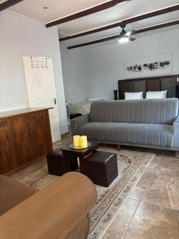 Double Room with Garden View room - Image 3