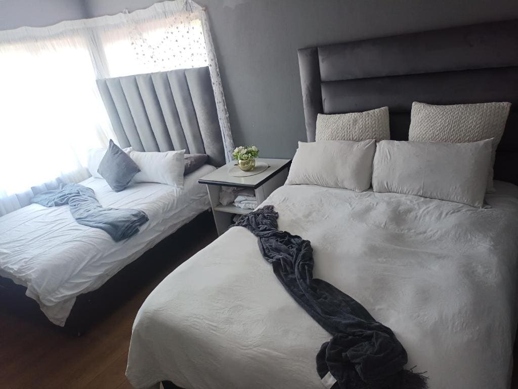Family Room room - Image 1