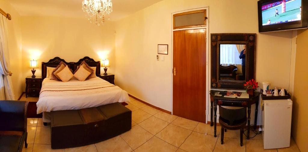 Deluxe Double or Twin Room room - Image 3