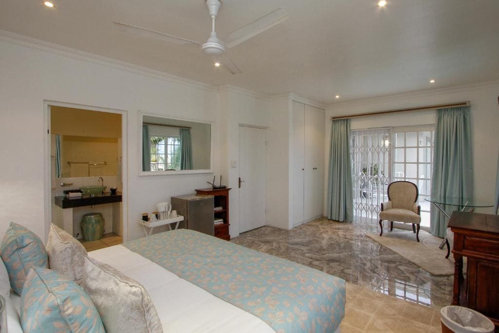 Deluxe Double Room with Sea View room - Image 1