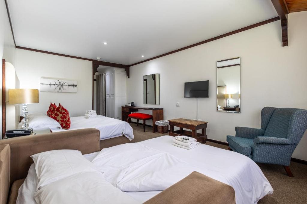 Luxury Room in Log-Inn Wing room - Image 2