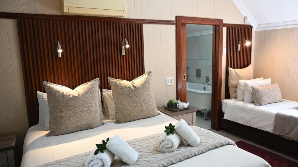 Deluxe Family Suite room - Image 1