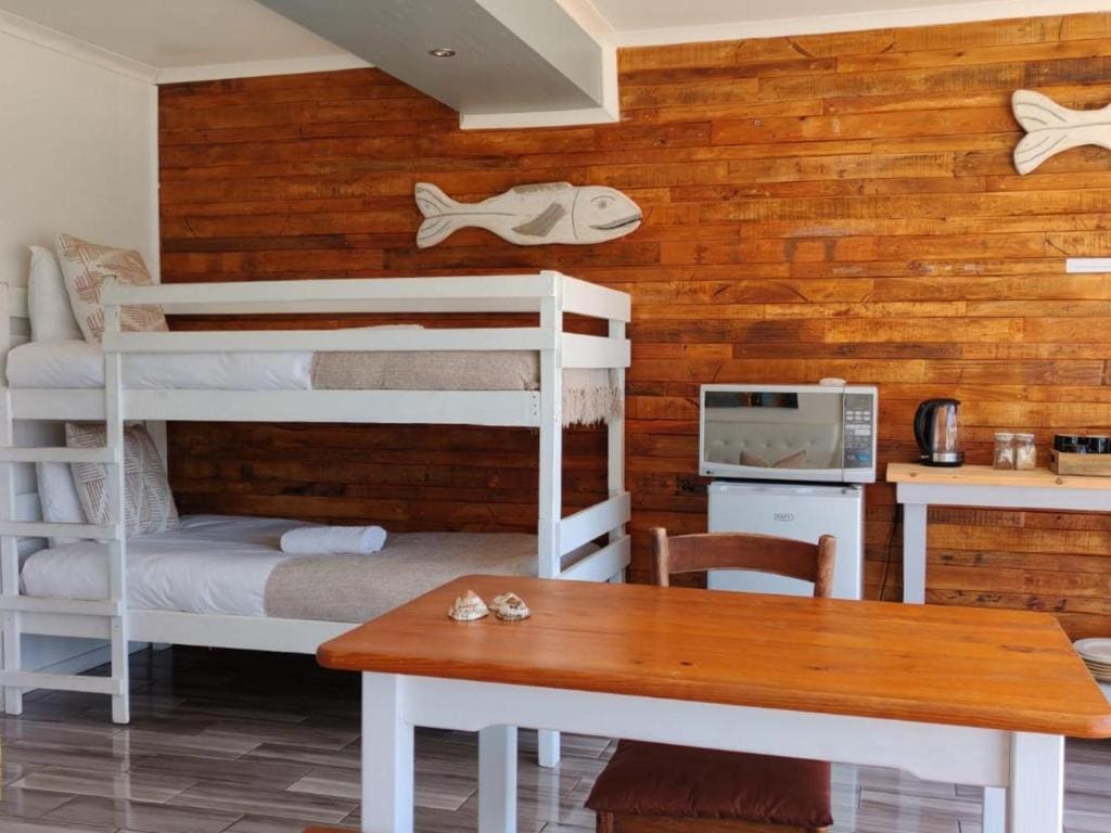 Deluxe Family Room room - Image 2