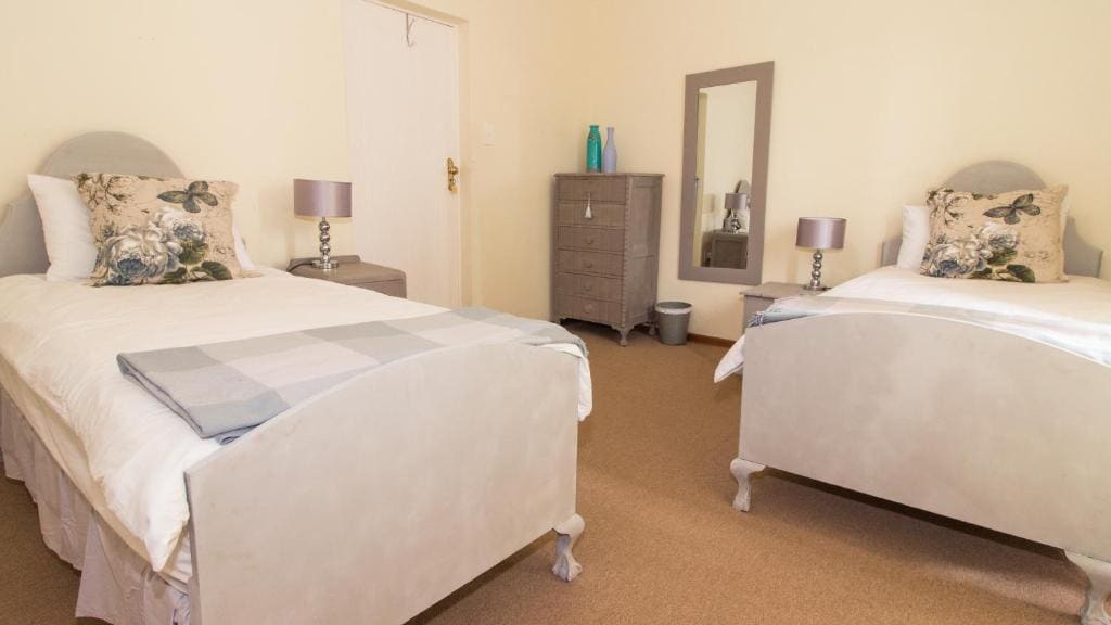Two-Bedroom Cottage room - Image 2