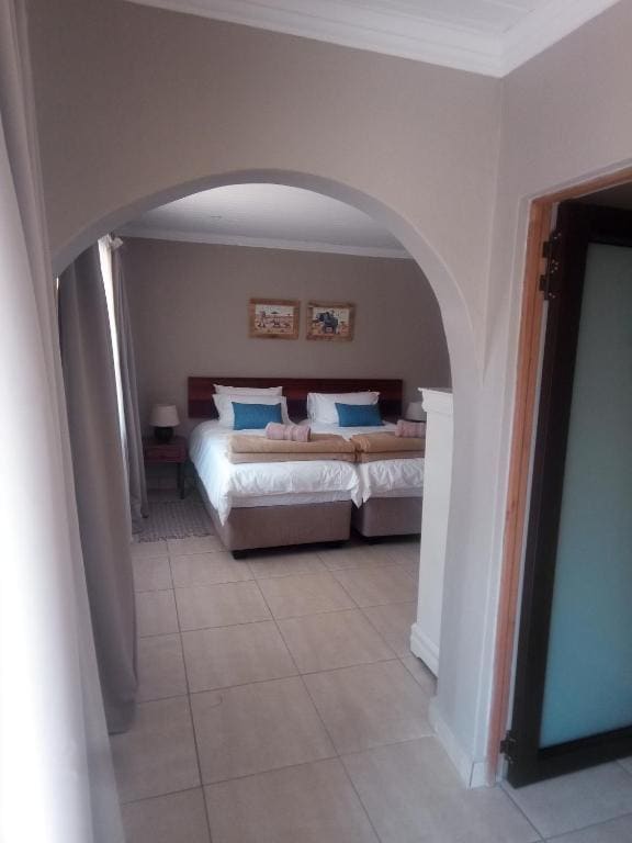 Twin Room room - Image 1