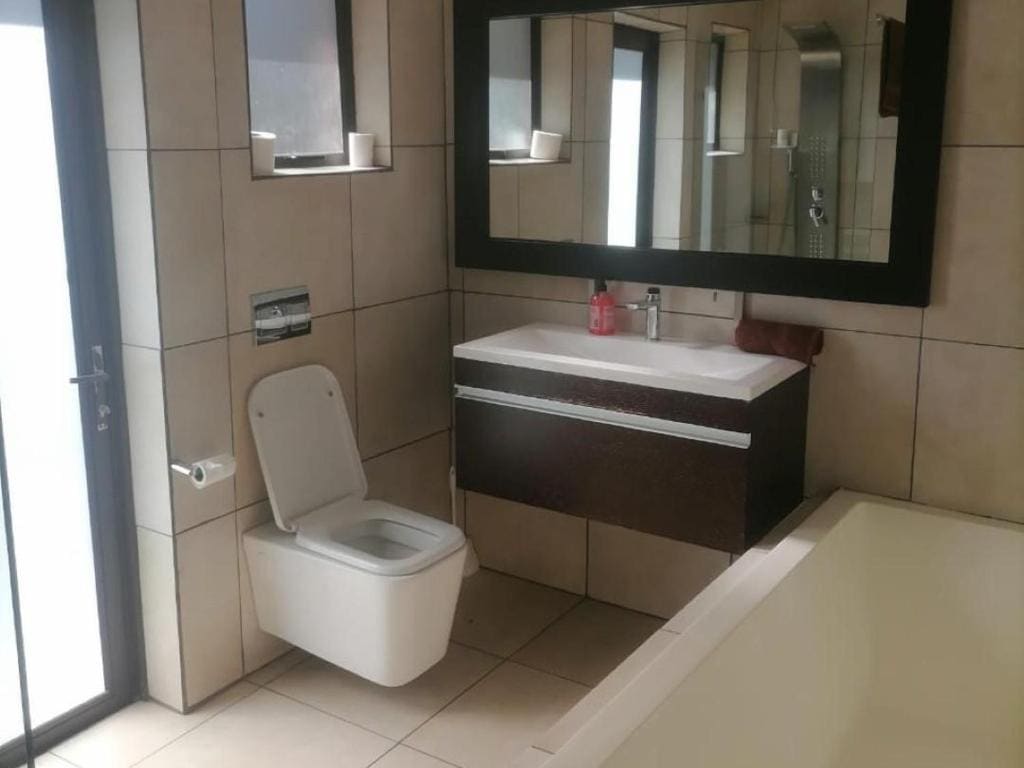 Luxury Holiday Home room - Image 3