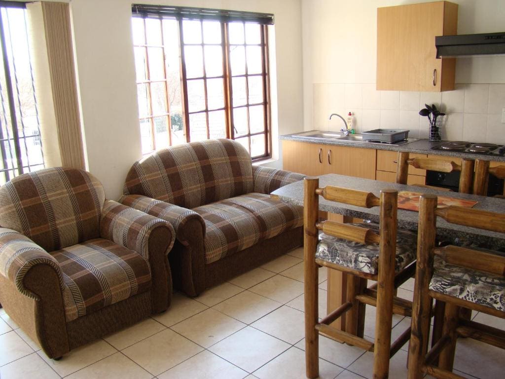 Two-Bedroom Cottage 2 room - Image 2