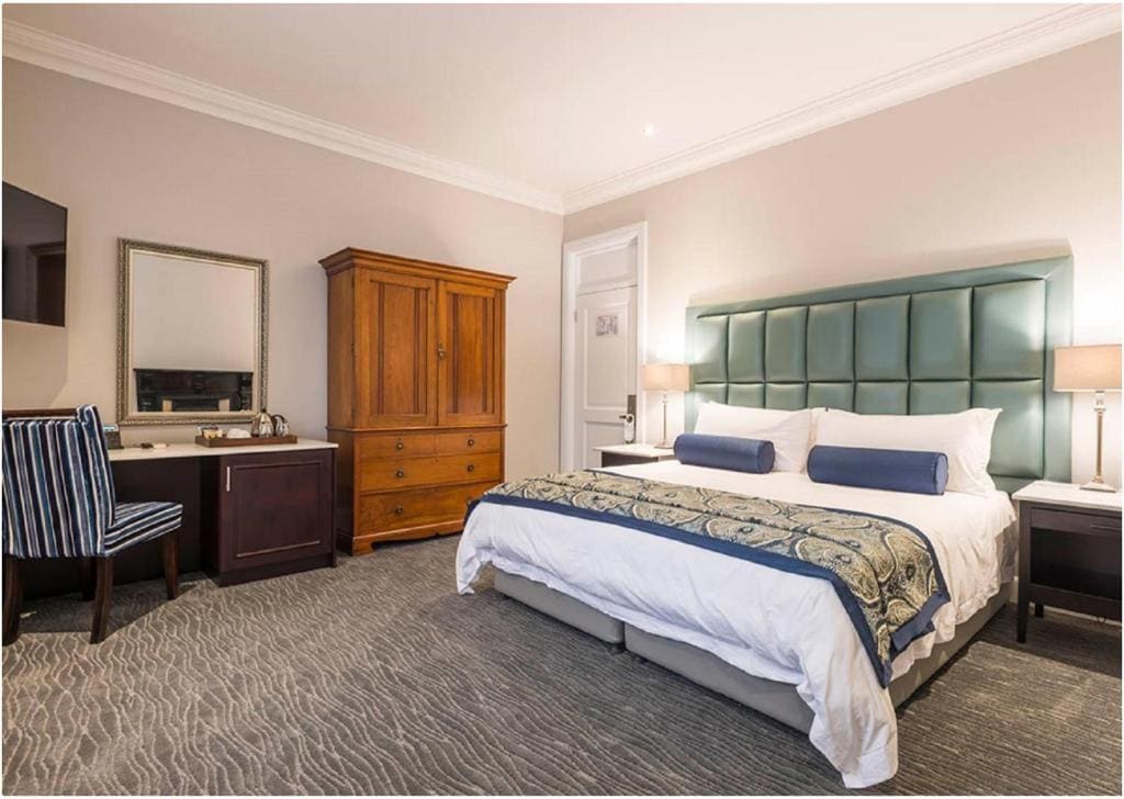 Deluxe King Room room - Image 1
