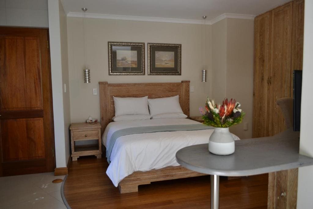 Deluxe Queen Suite room - Image 3