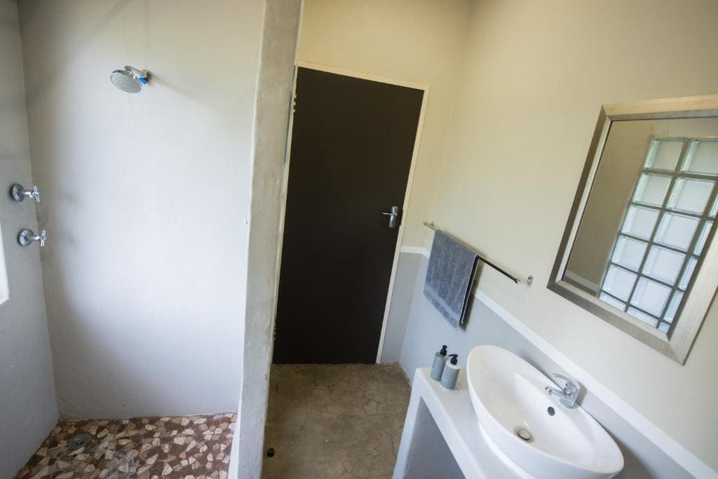 Twin Room with Garden View room - Image 2