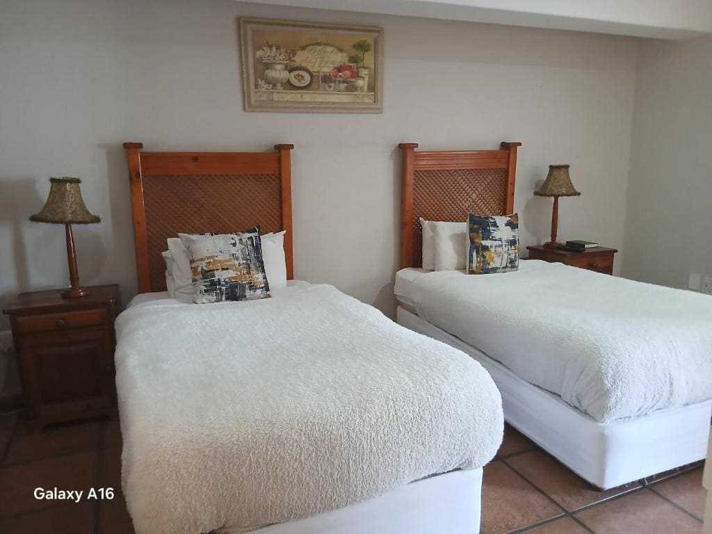 Comfort Twin Room room - Image 2