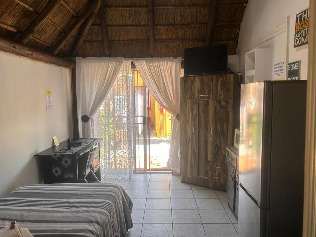 Family Room room - Image 2